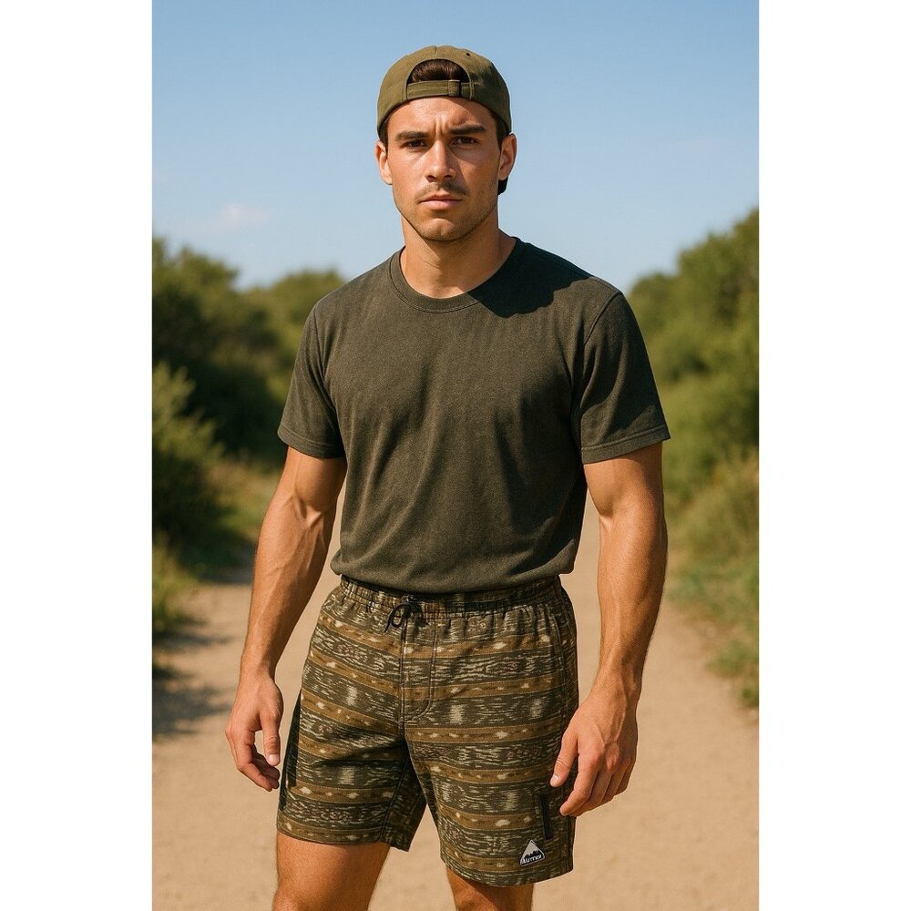 Burton Moxie Board Shorts Mens 34 Aztec Print  Pocket Zipper Beach Pool 9 1/2"